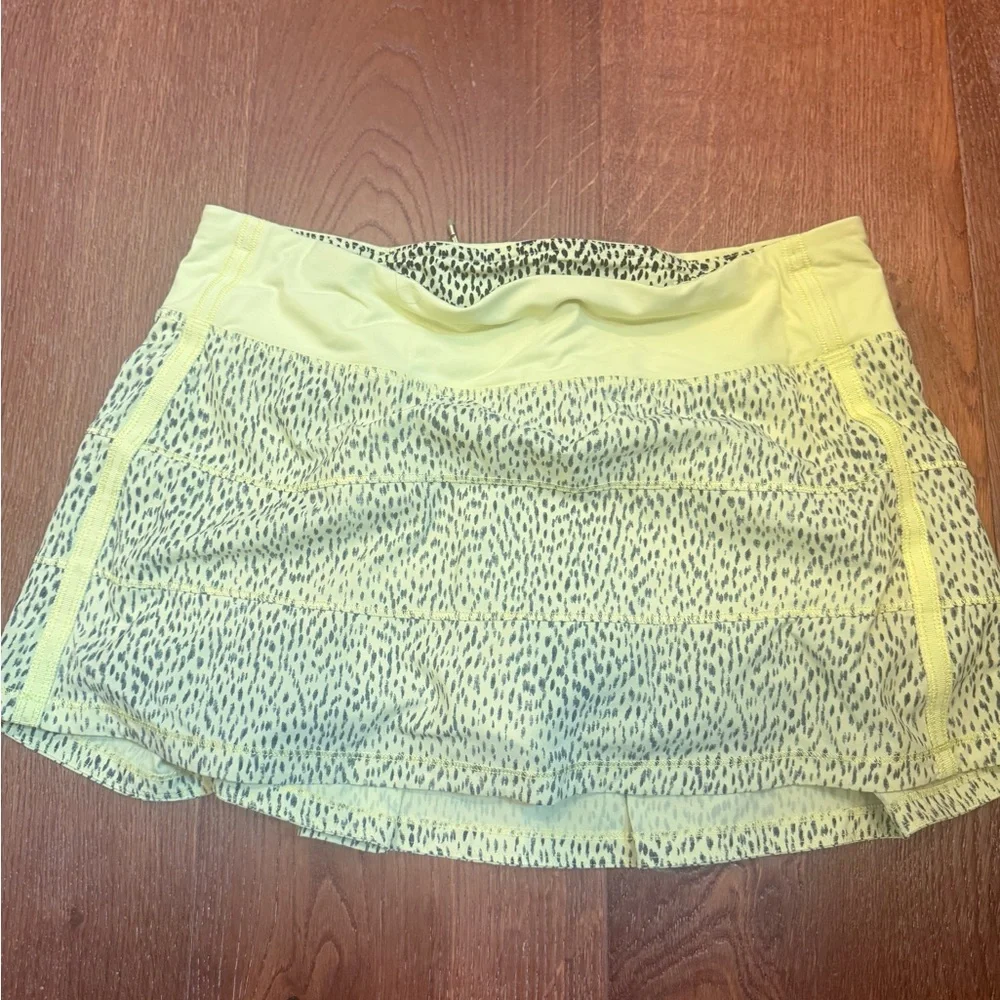 Lululemon Women's Size 8 Yellow Dottie Dash Pace Rival Skirt Skort